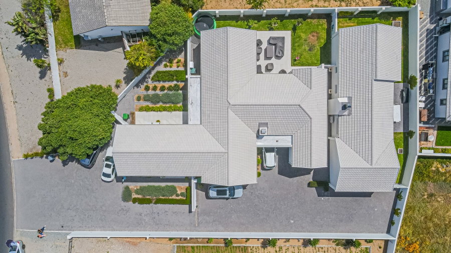 6 Bedroom Property for Sale in Country Club Western Cape